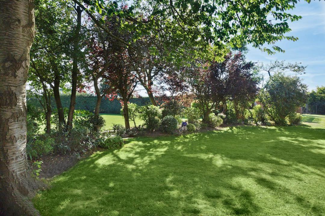 ワイモンダム The Pheasantry Bed & Breakfast エクステリア 写真
